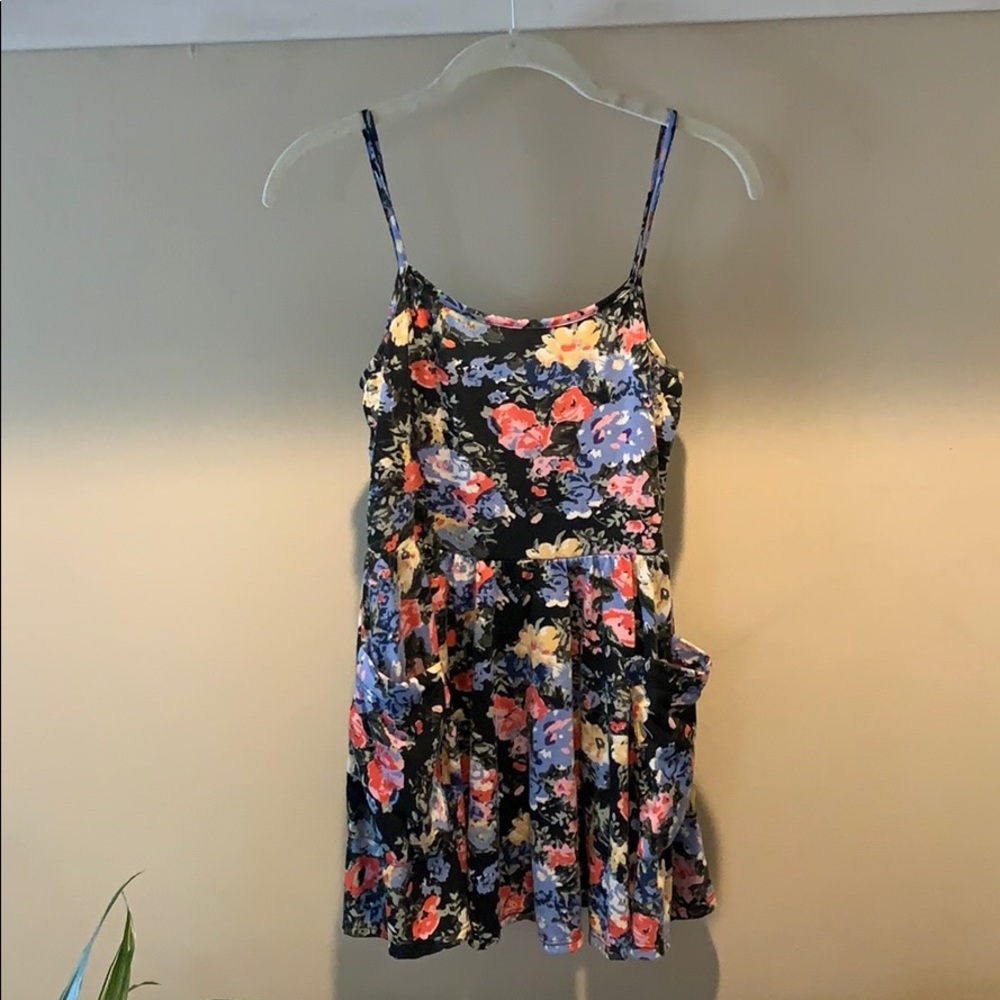 Floral tank top with pockets